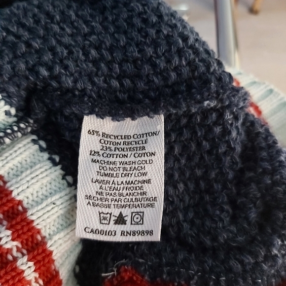 FULL zip knitted cabin sweater cardigan Made in Canada Size small - Picture 8 of 9